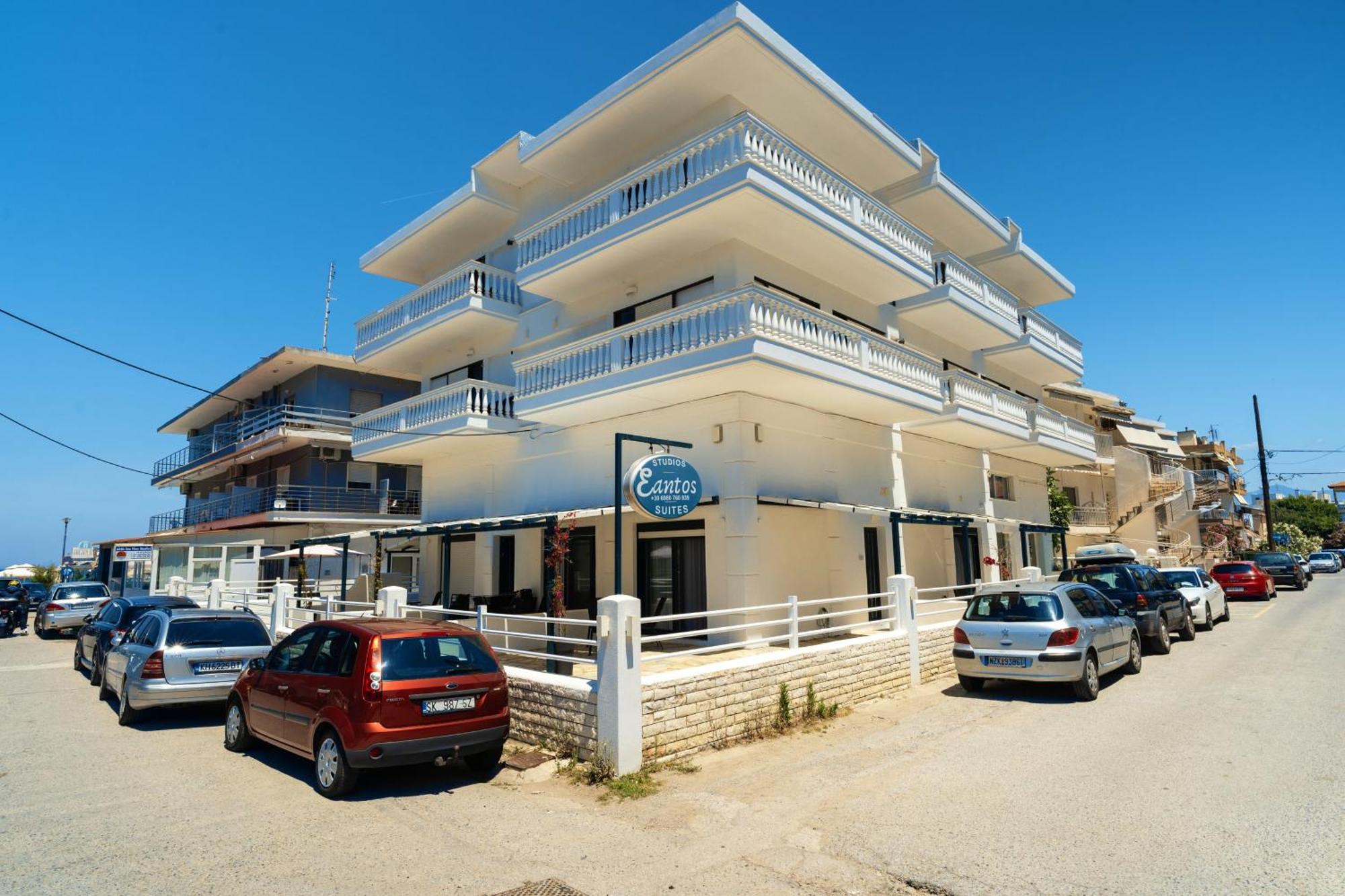 Eantos Studios And Suites Peraía Eksteriør billede