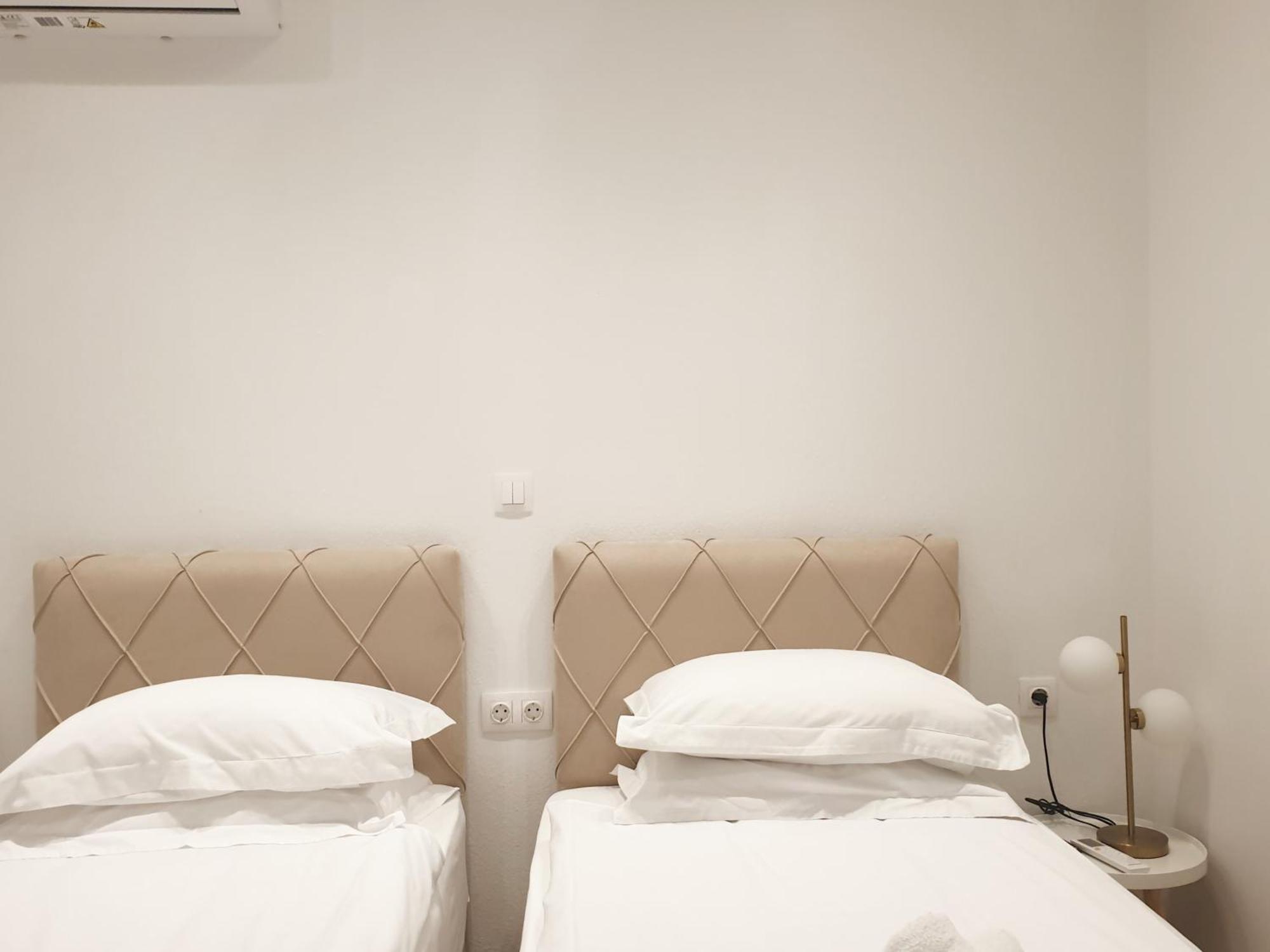 Eantos Studios And Suites Peraía Værelse billede